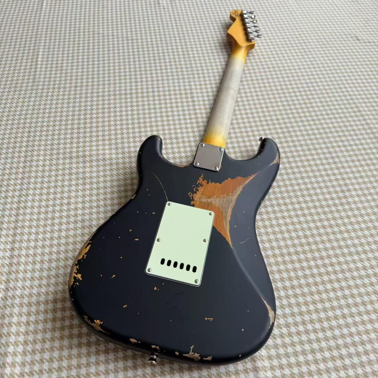 Relic'd Black Fender Stratocaster Guitar