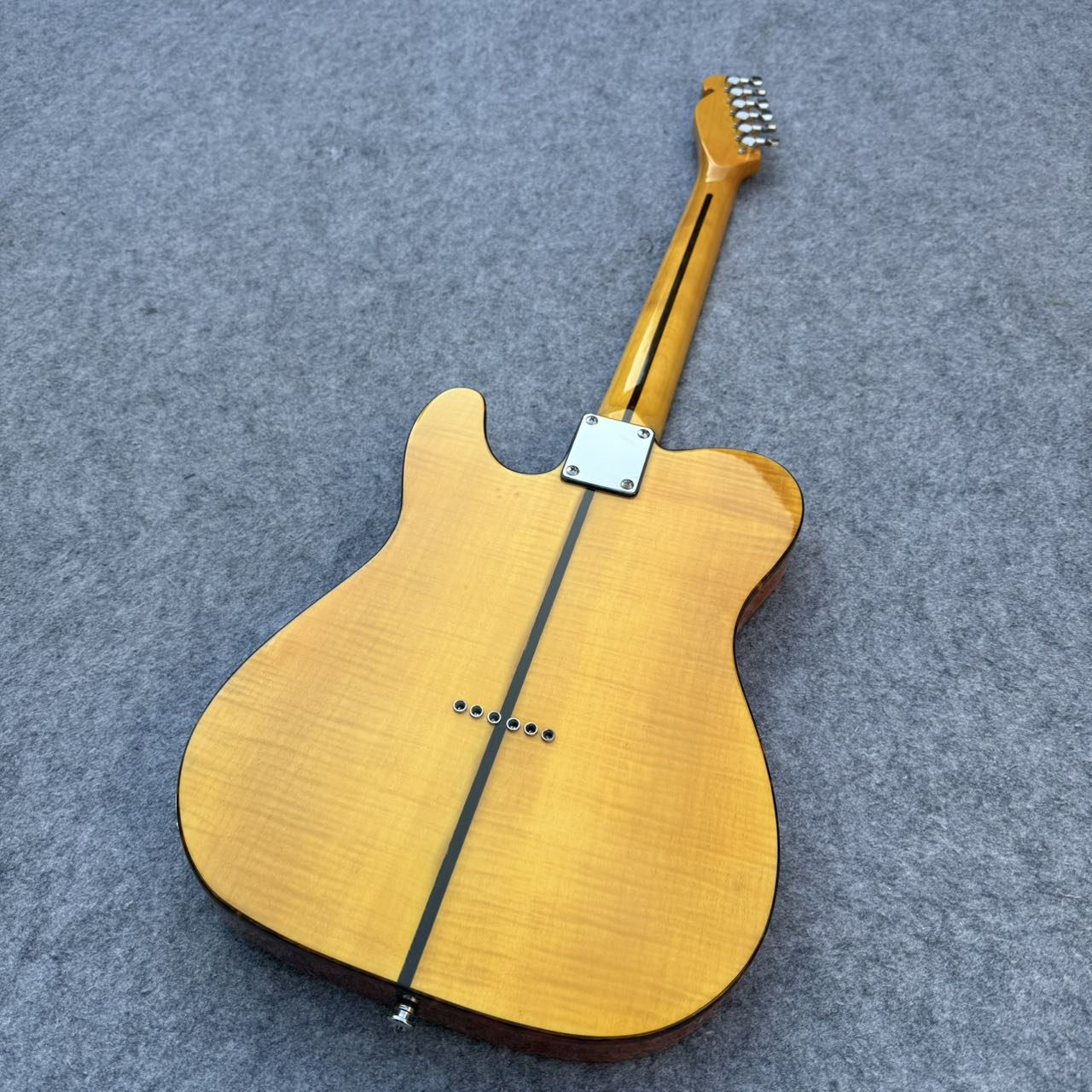 HS Anderson - Mad Cat - Prince Style Guitar