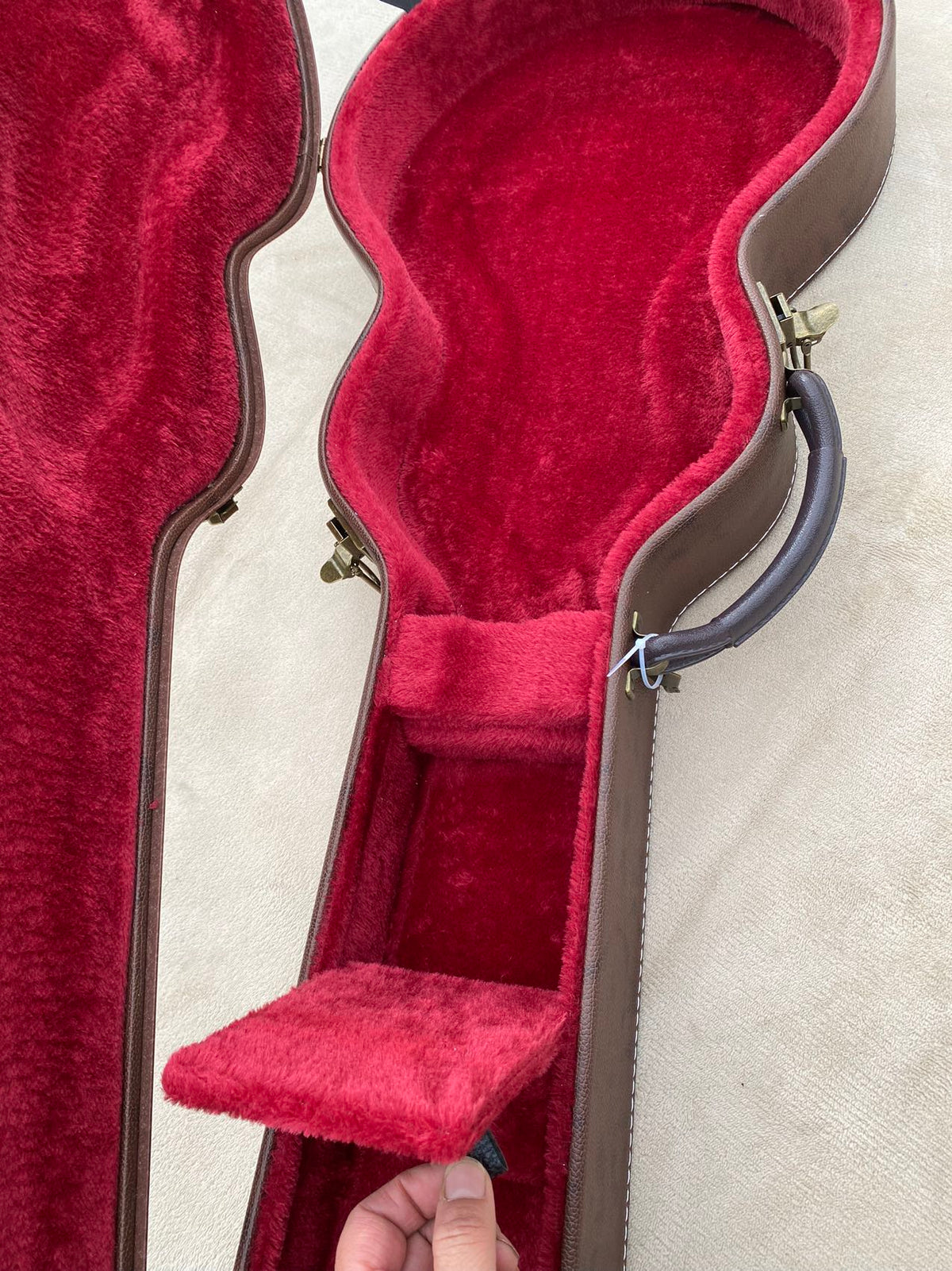 Brown Hard Case for Les Paul-Style Guitars