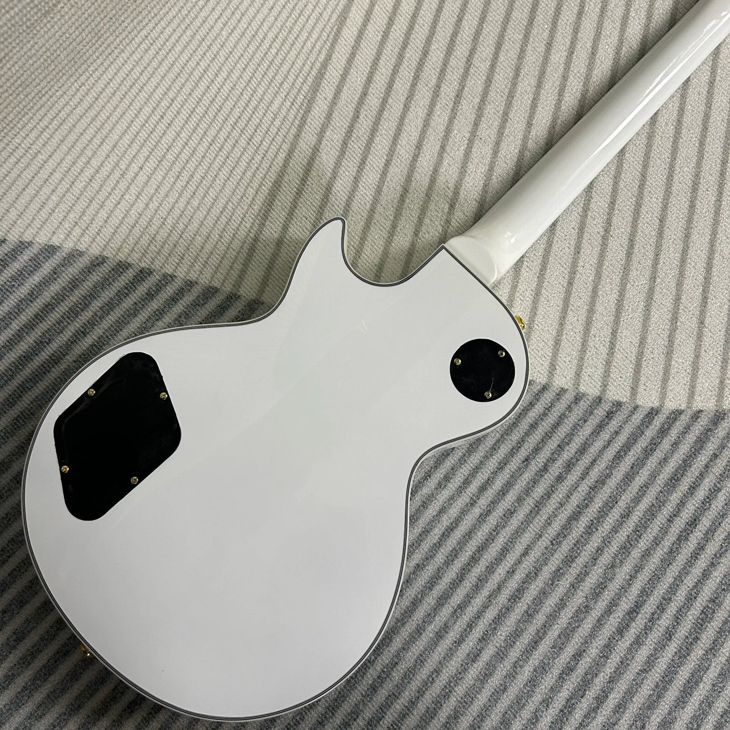 Alpine White Les Paul Style Guitar