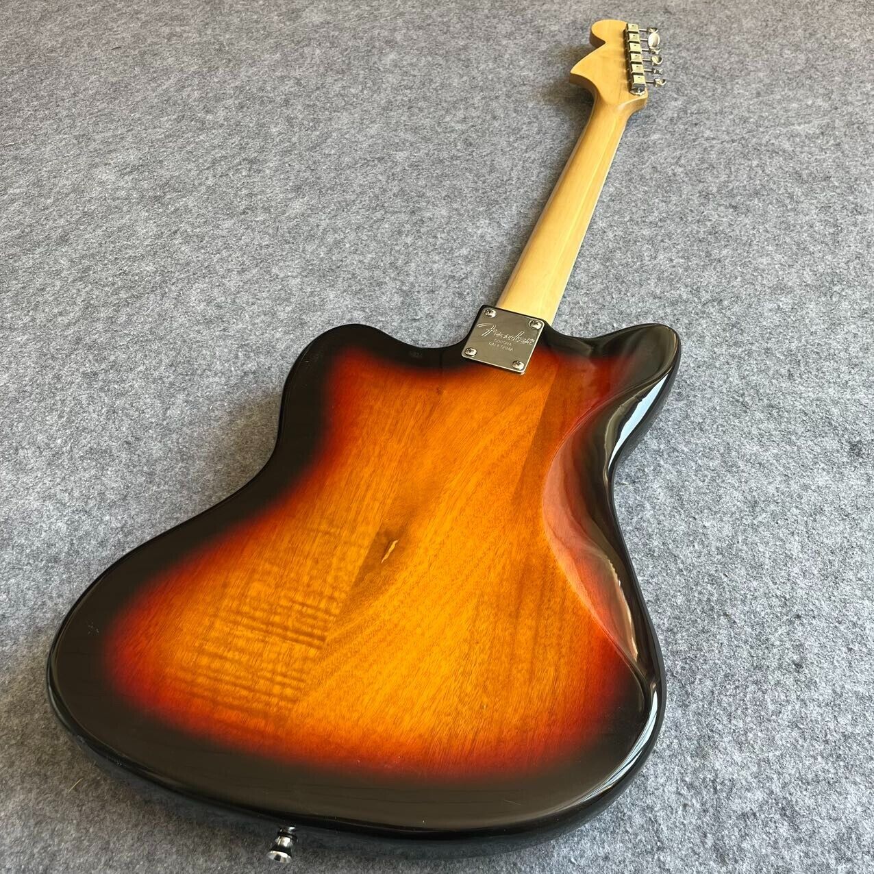 Sunburst Jazzmaster Style Guitar