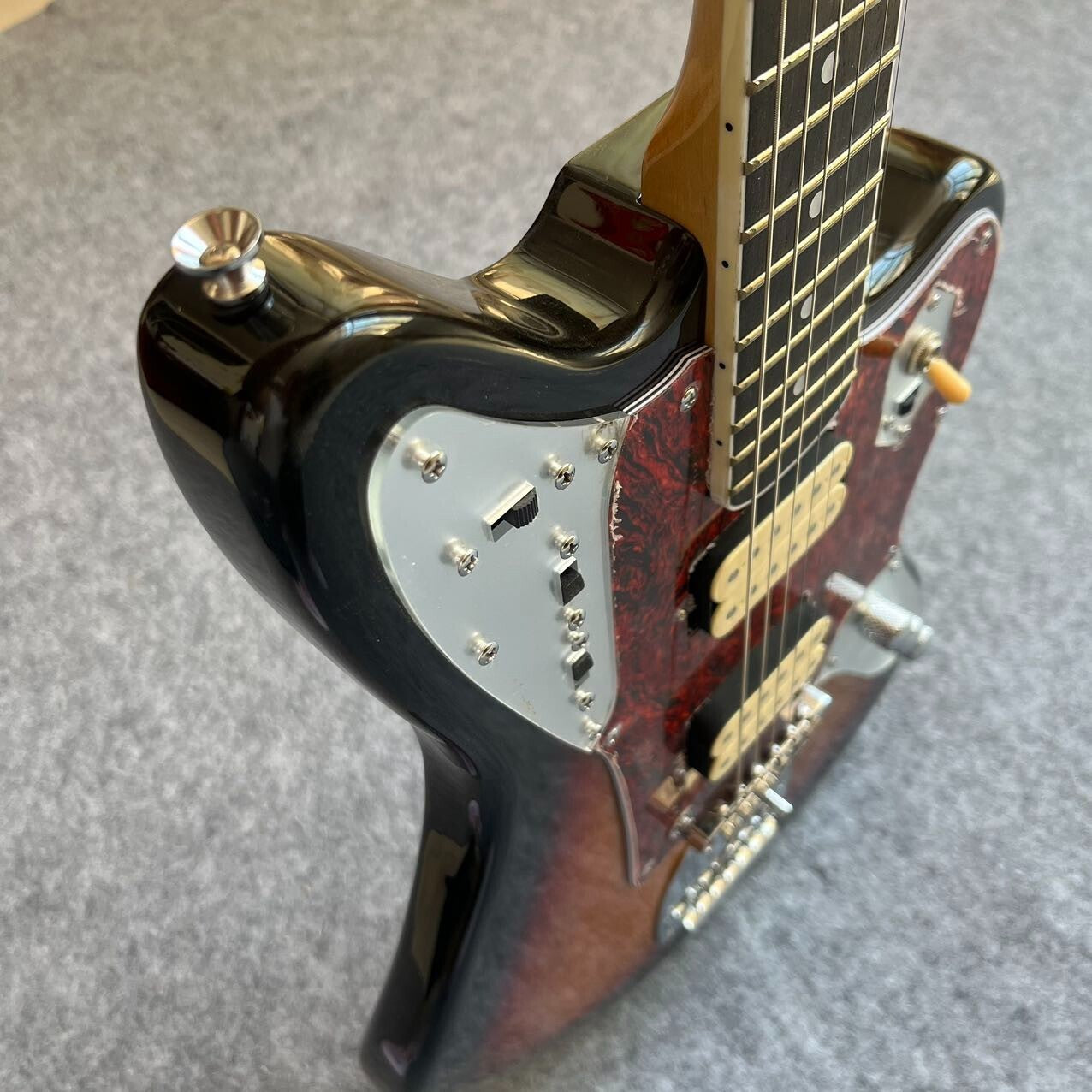 Sunburst Jazzmaster Style Guitar