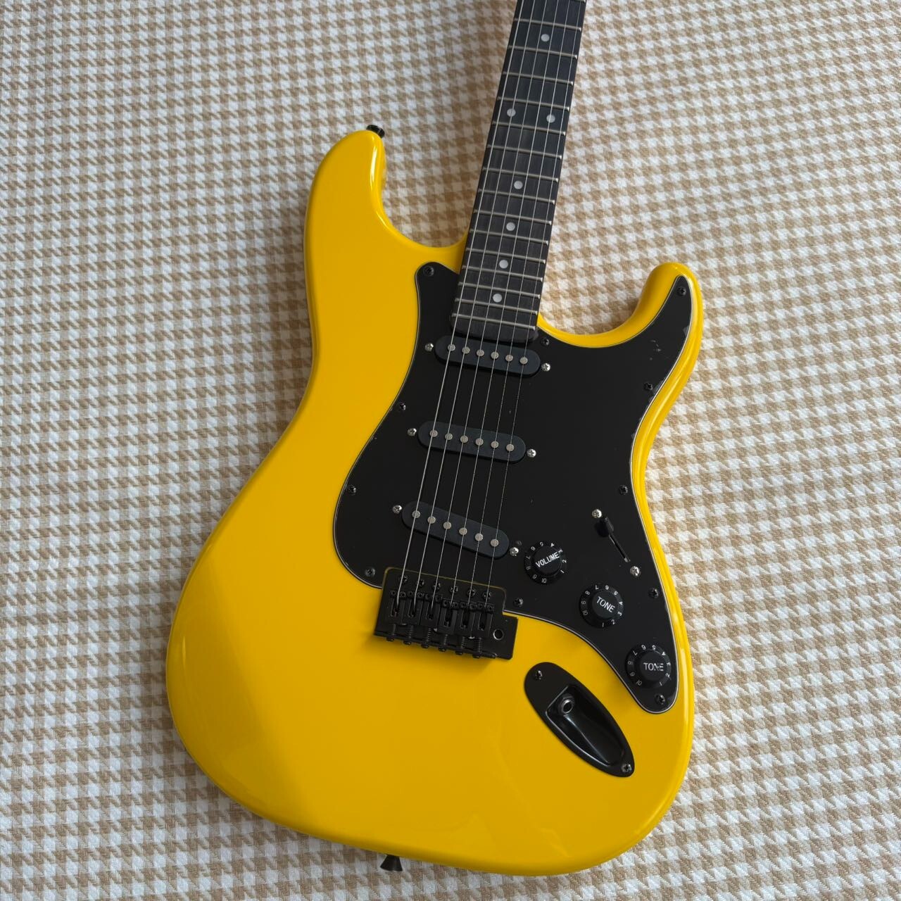 Yellow & Black Stratocaster Style Guitar
