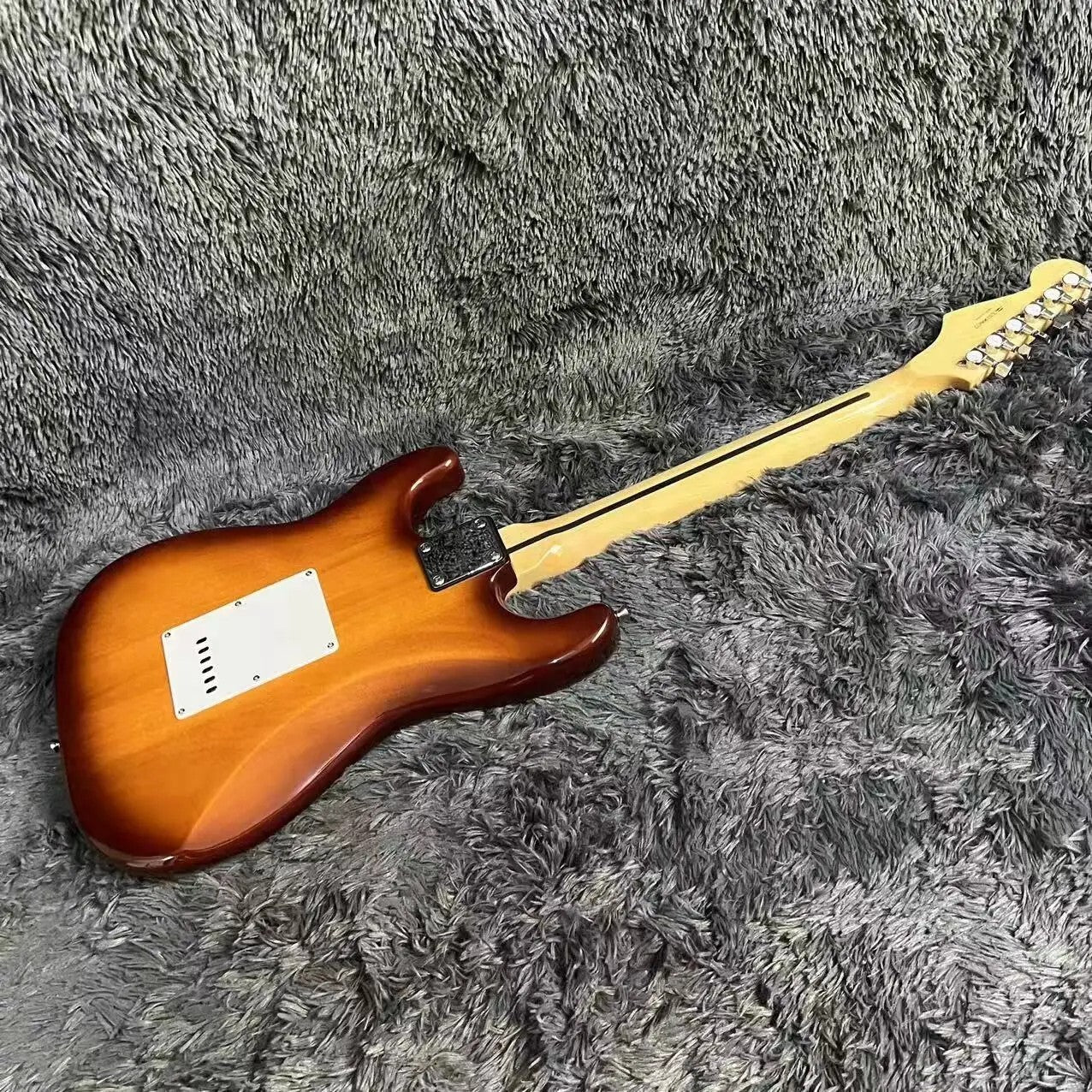Vintage Sunburst Stratocaster Style Guitar - Maple Fretboard