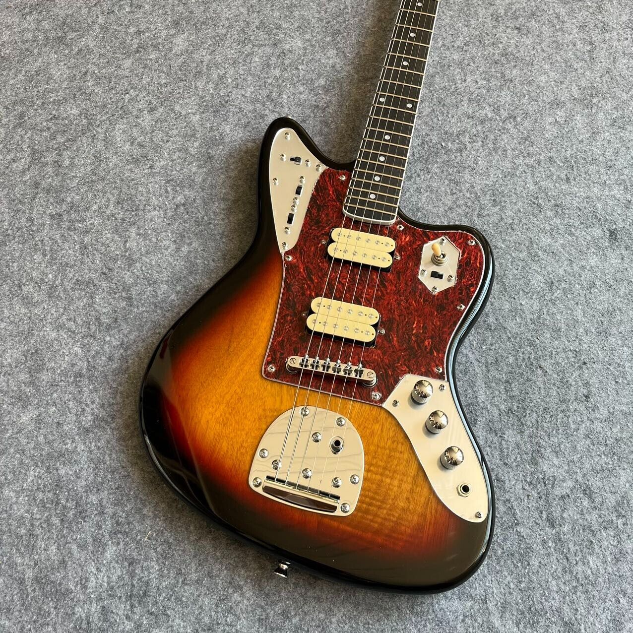 Sunburst Jazzmaster Style Guitar