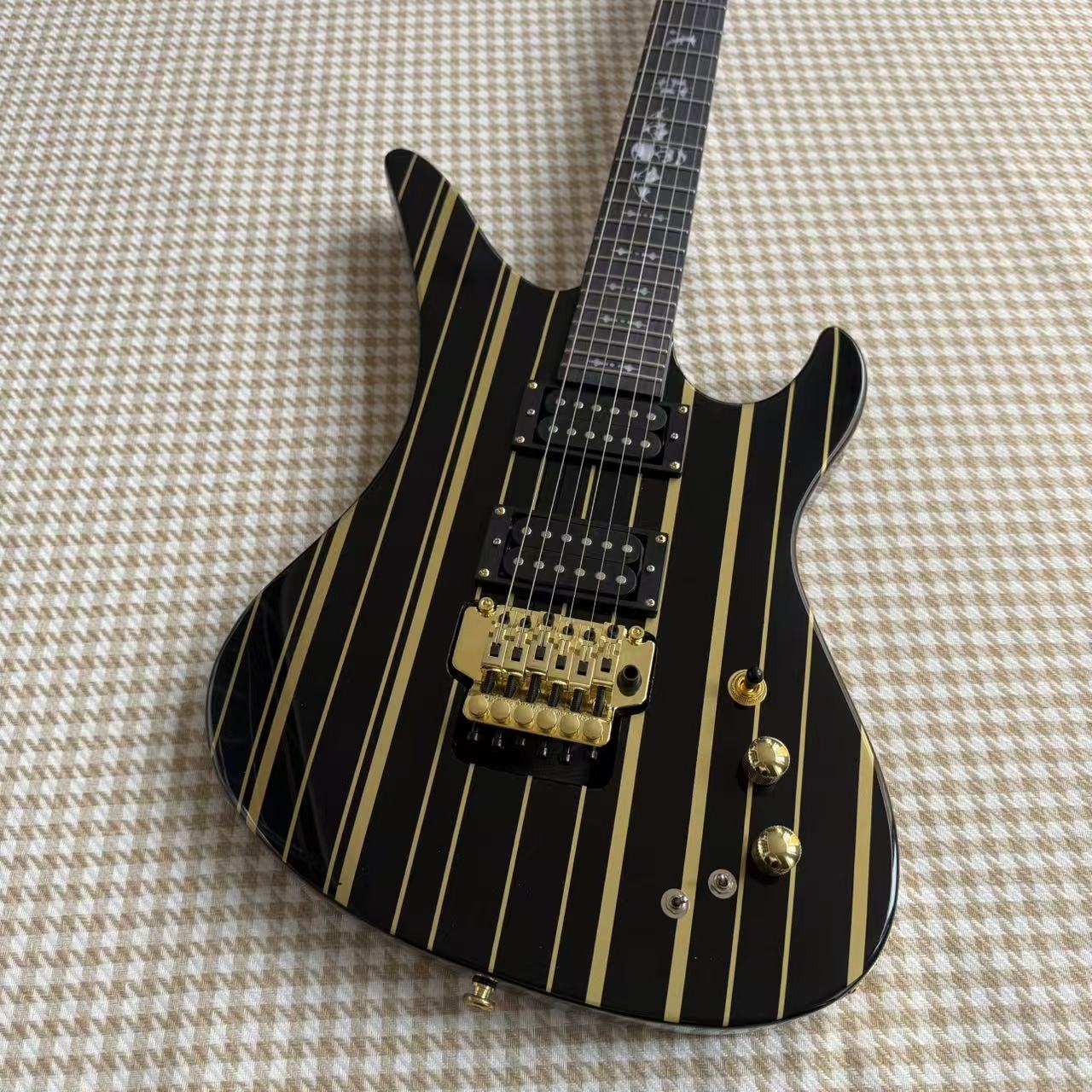 Back/Gold Pinstripe Synyster Gates Signature Style Guitar