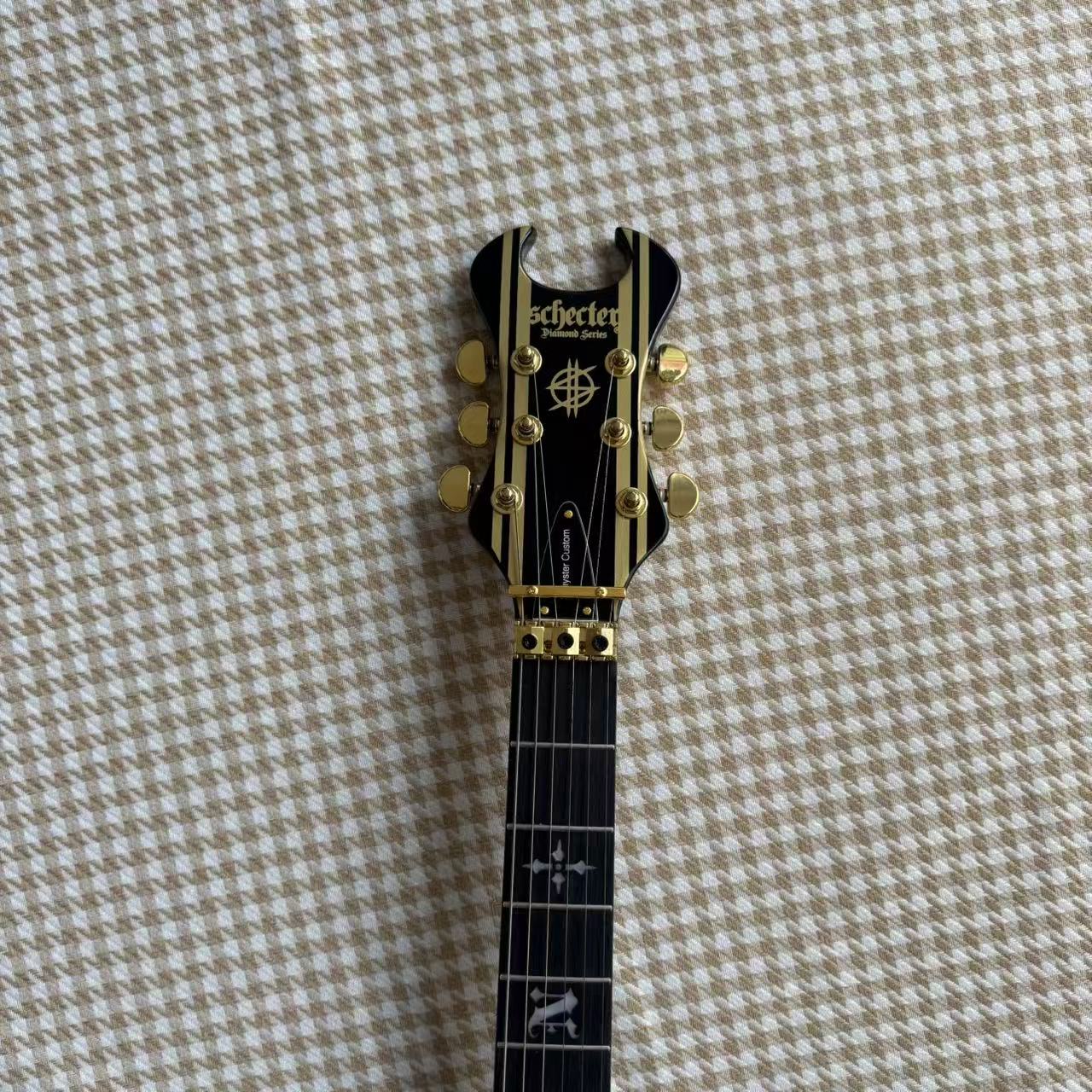 Back/Gold Pinstripe Synyster Gates Signature Style Guitar