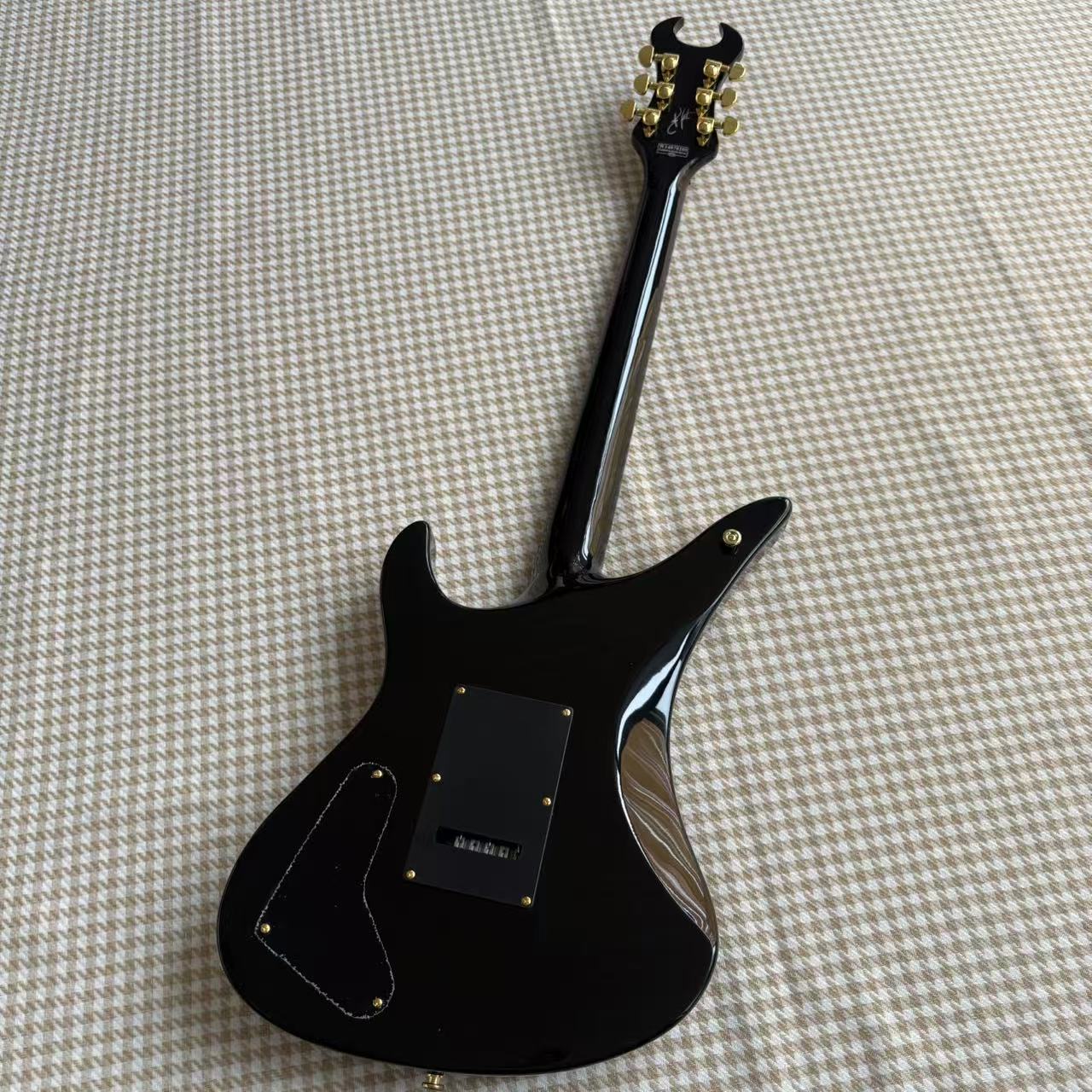 Back/Gold Pinstripe Synyster Gates Signature Style Guitar