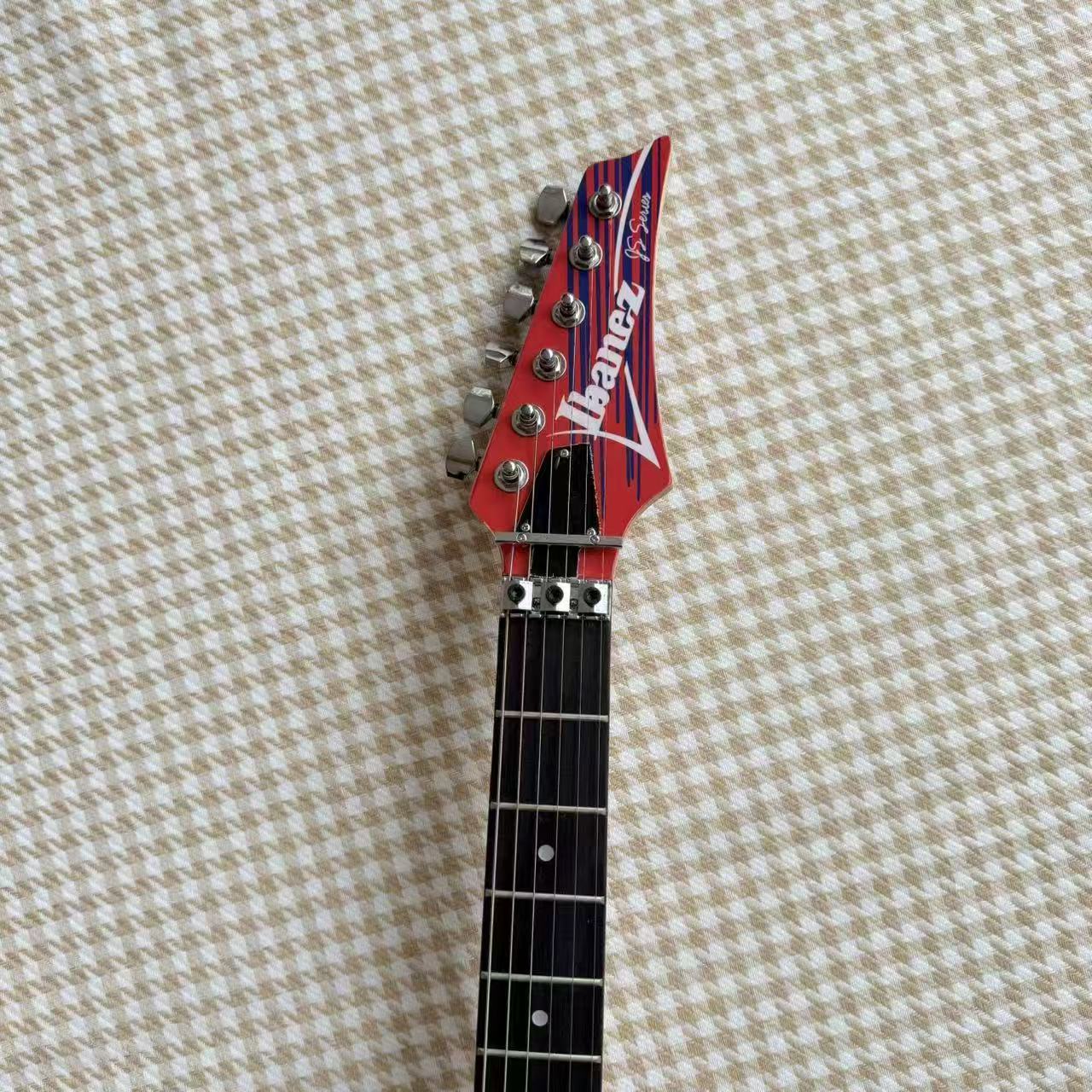 Joe Satriani Silver Surfer Ibanez Guitar