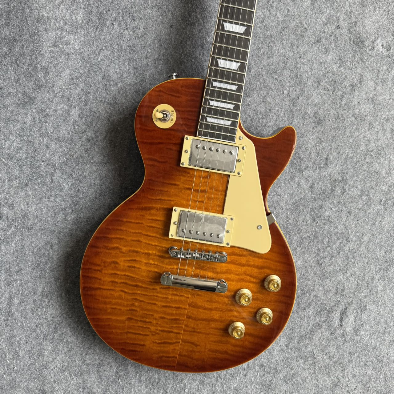 Sunburst Les Paul Style Guitar
