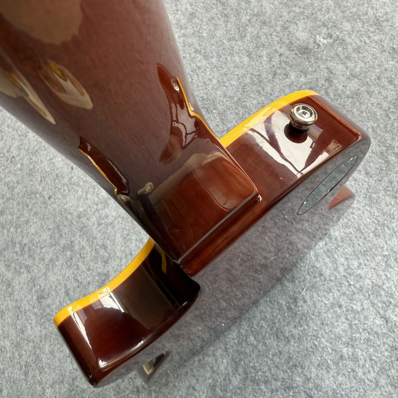 Sunburst Les Paul Style Guitar