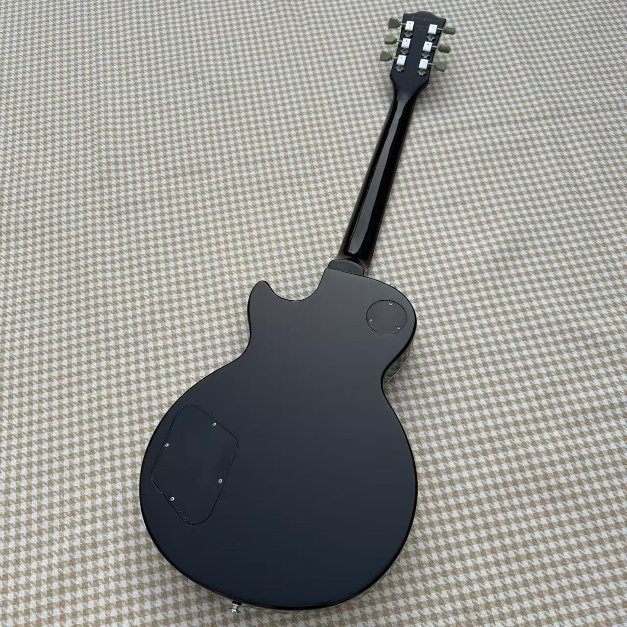 Matte Black Les Paul Style Guitar