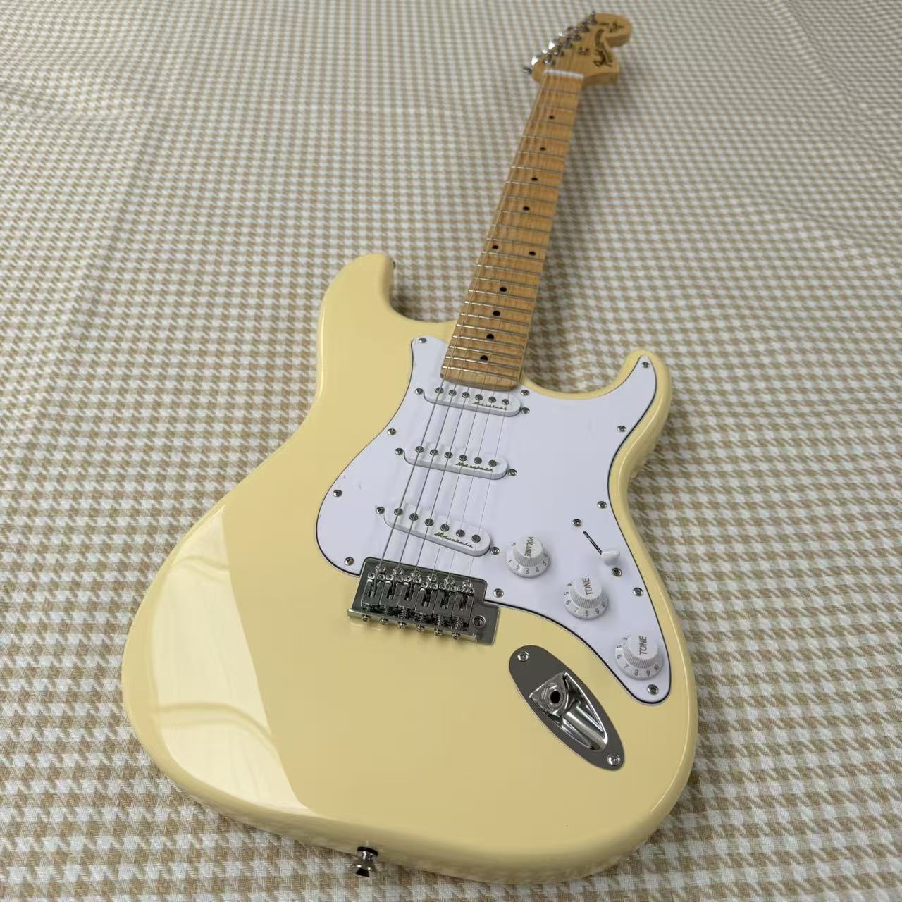 Fender Custom Shop Yellow Stratocaster w/Scalloped Frets