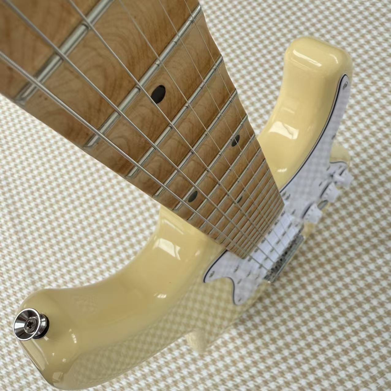 Fender Custom Shop Yellow Stratocaster w/Scalloped Frets