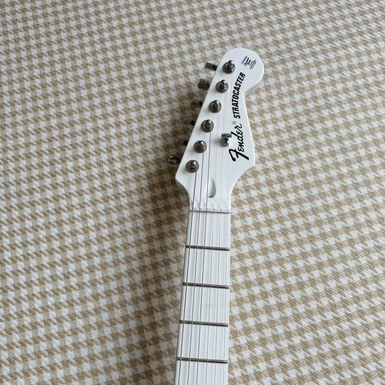 Supreme Fender Stratocaster Style Guitar 2