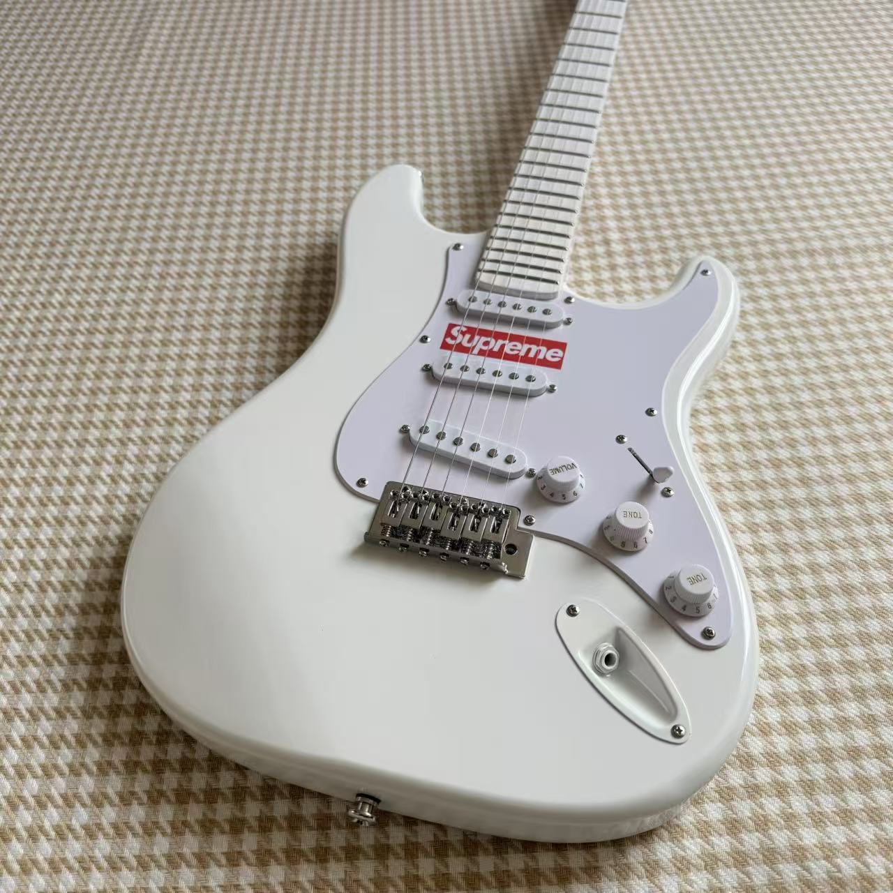 Supreme Fender Stratocaster Style Guitar 2