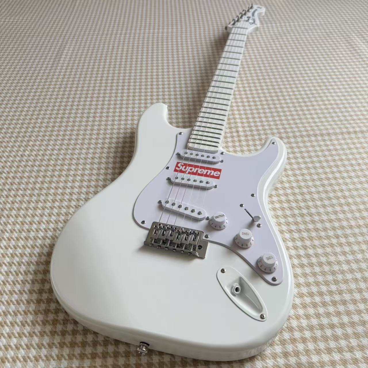 Supreme Fender Stratocaster Style Guitar 2