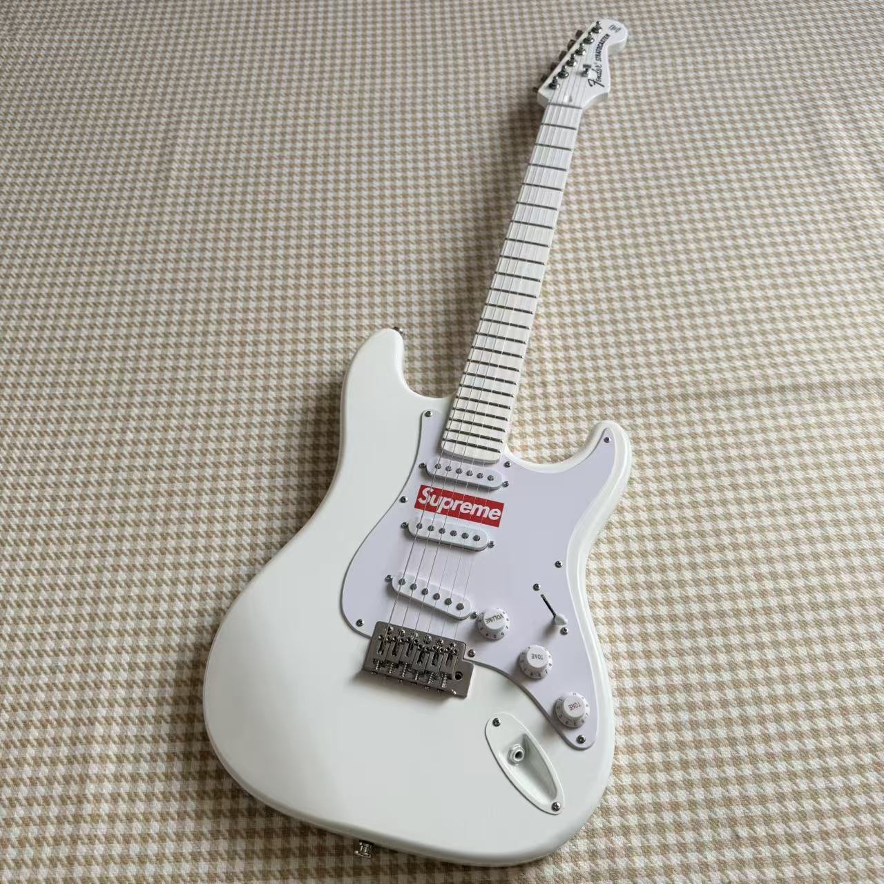 Supreme Fender Stratocaster Style Guitar 2