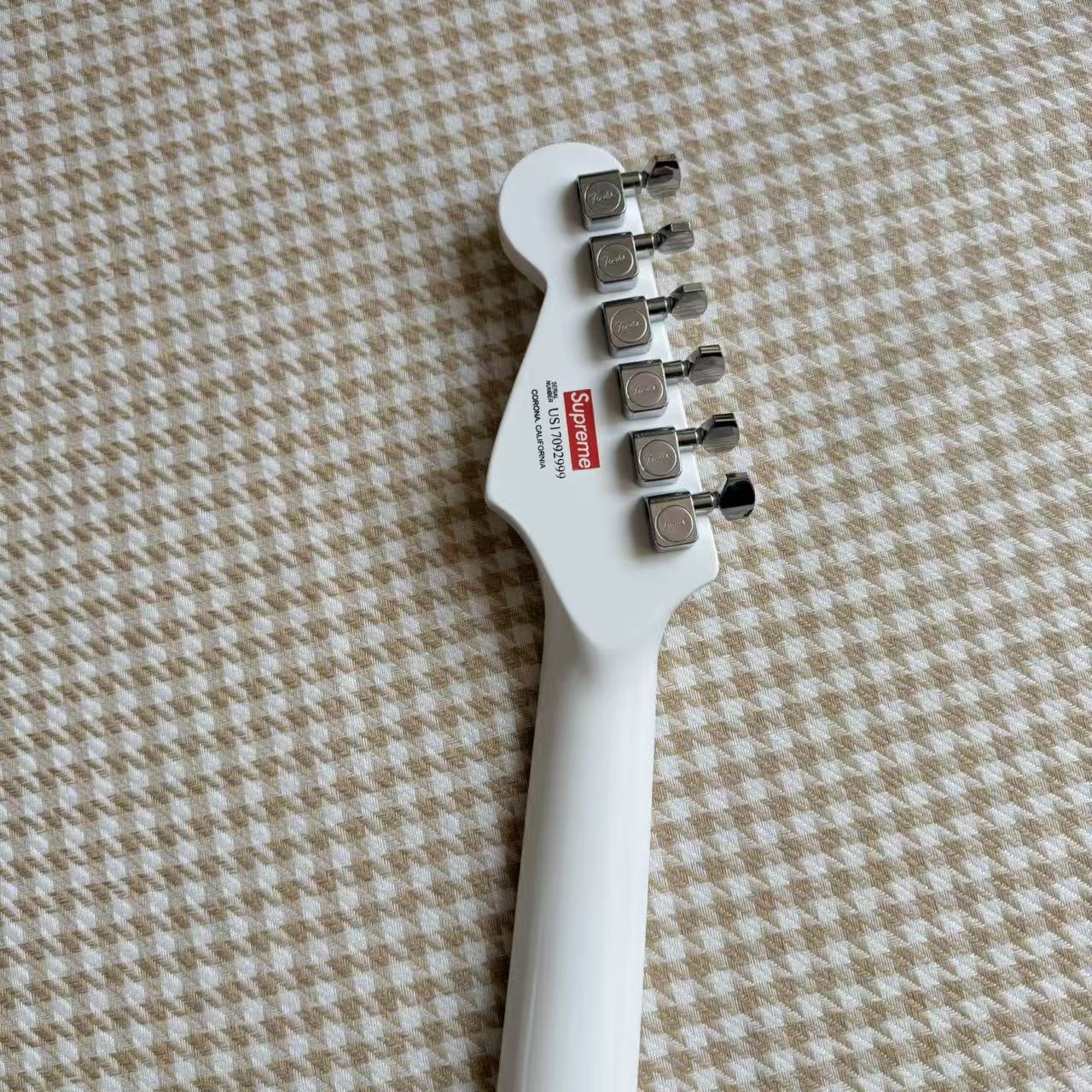 Supreme Fender Stratocaster Style Guitar 2
