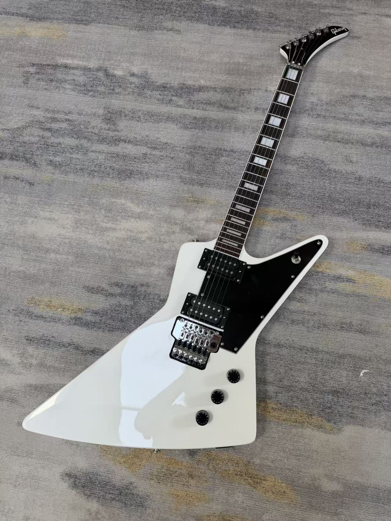 White Gibson Explorer