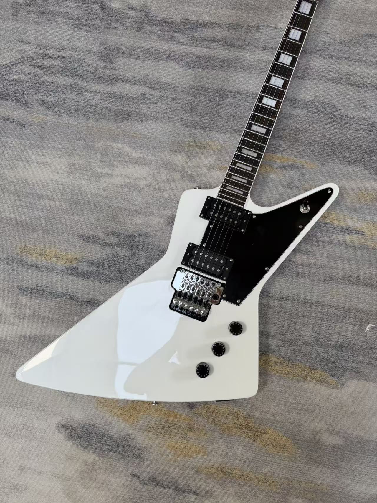 White Gibson Explorer
