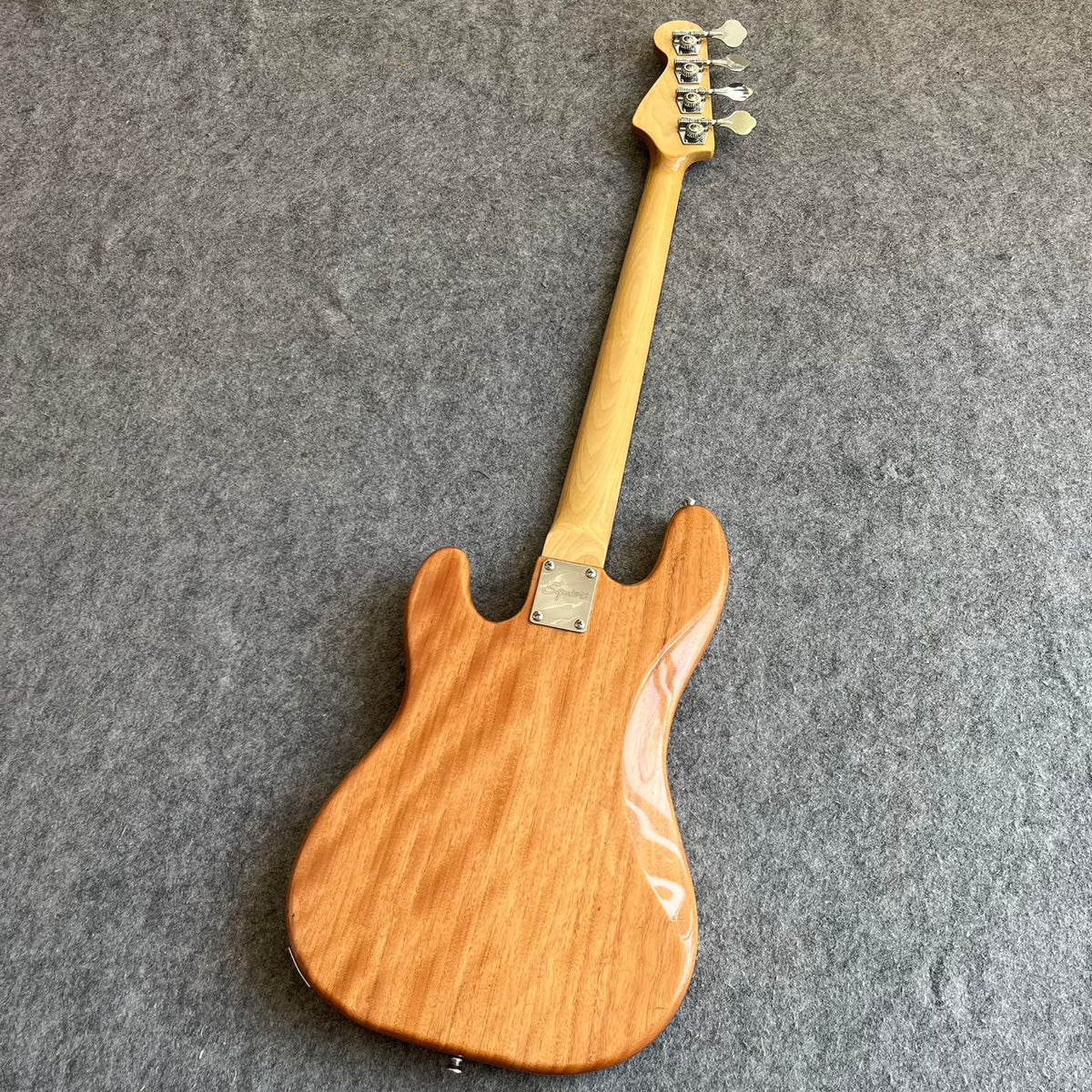 Fretless Fender Jazz Style Bass - Natural Finish