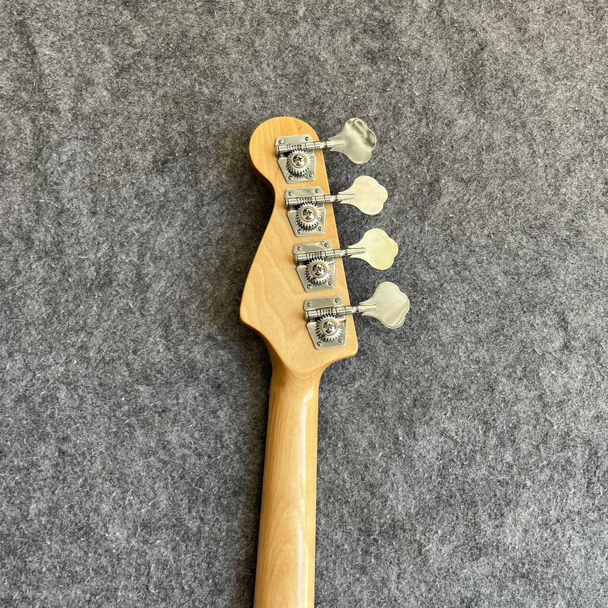 Fretless Fender Jazz Style Bass - Natural Finish