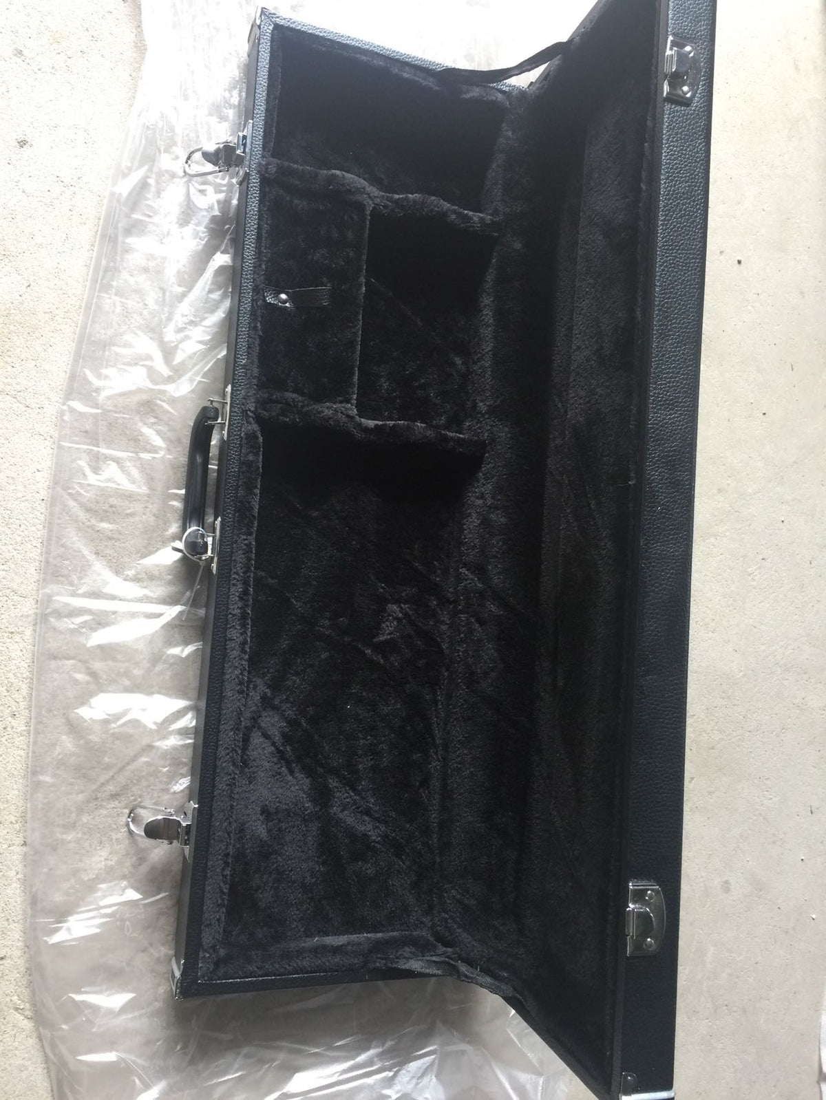Universal Electric Guitar Hard Case – Black Plush Interior