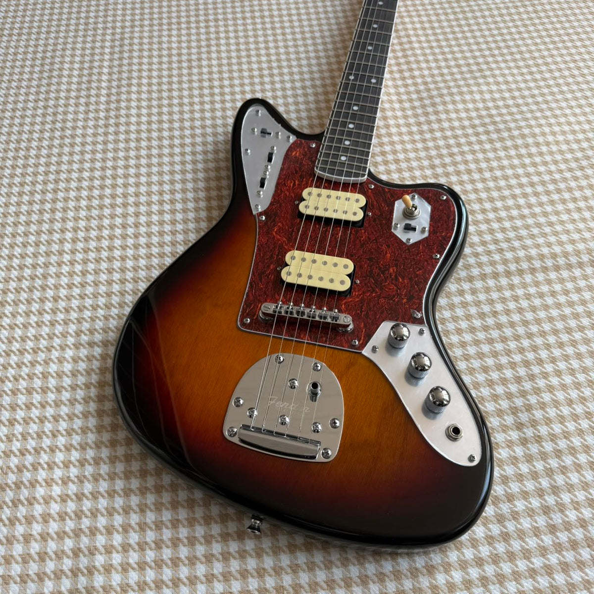 Sunburst Fender Jazzmaster Style Guitar