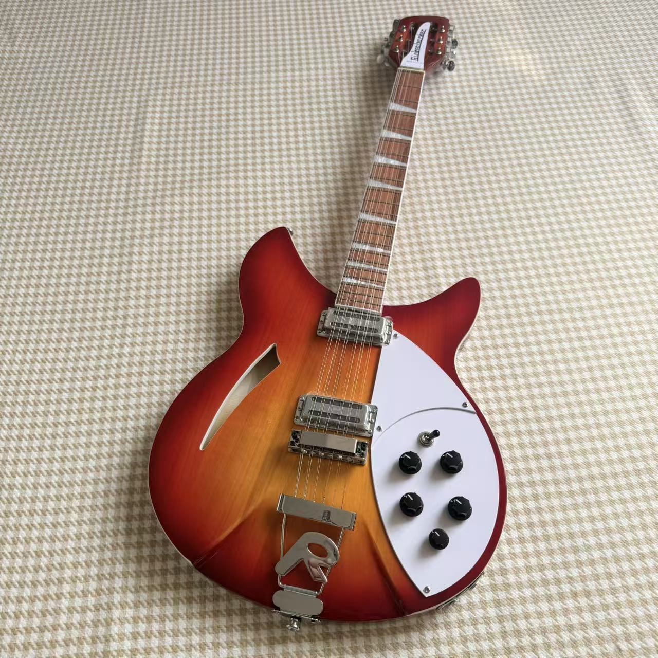Sunburst Rickenbacker 335 Style Guitar