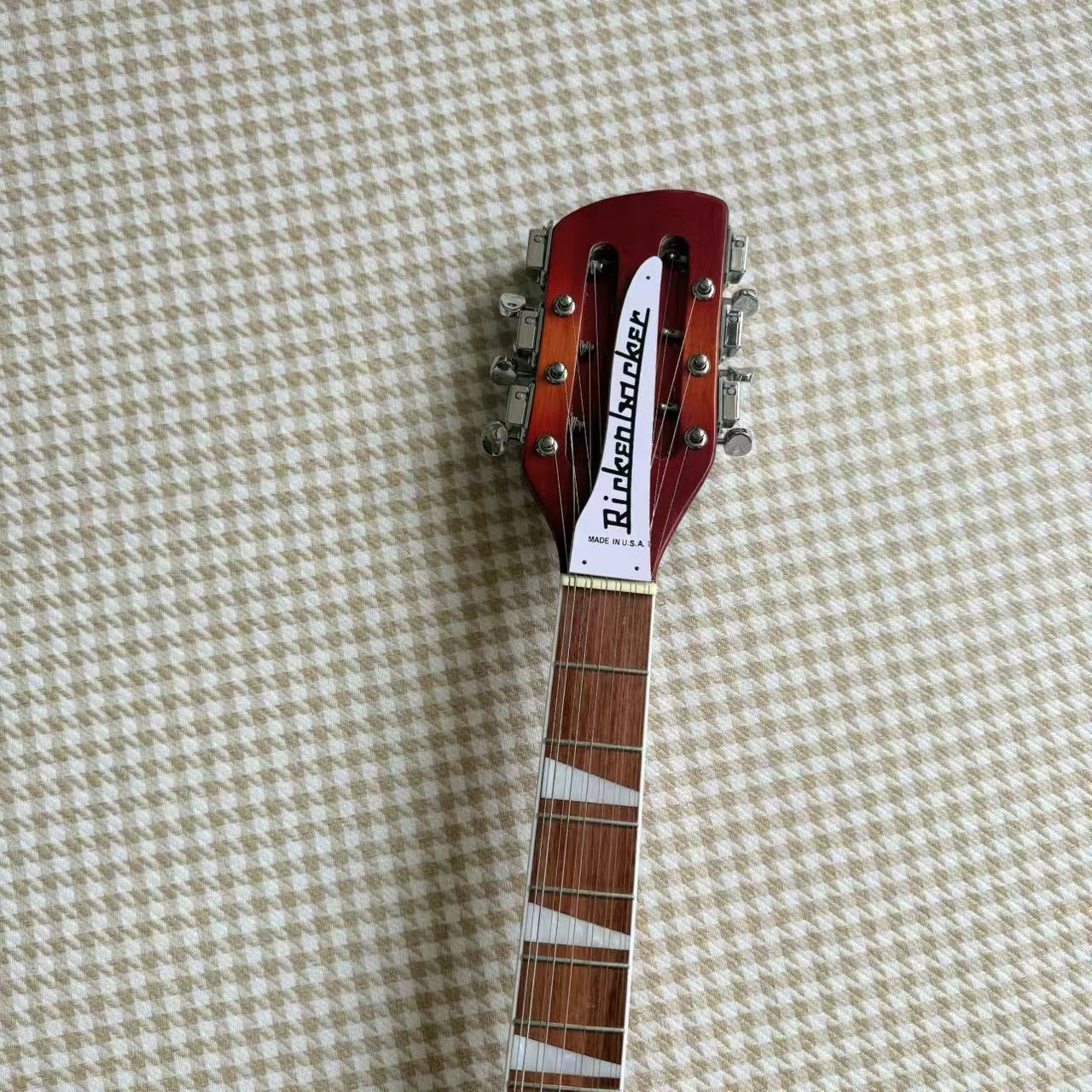 Sunburst Rickenbacker 335 Style Guitar